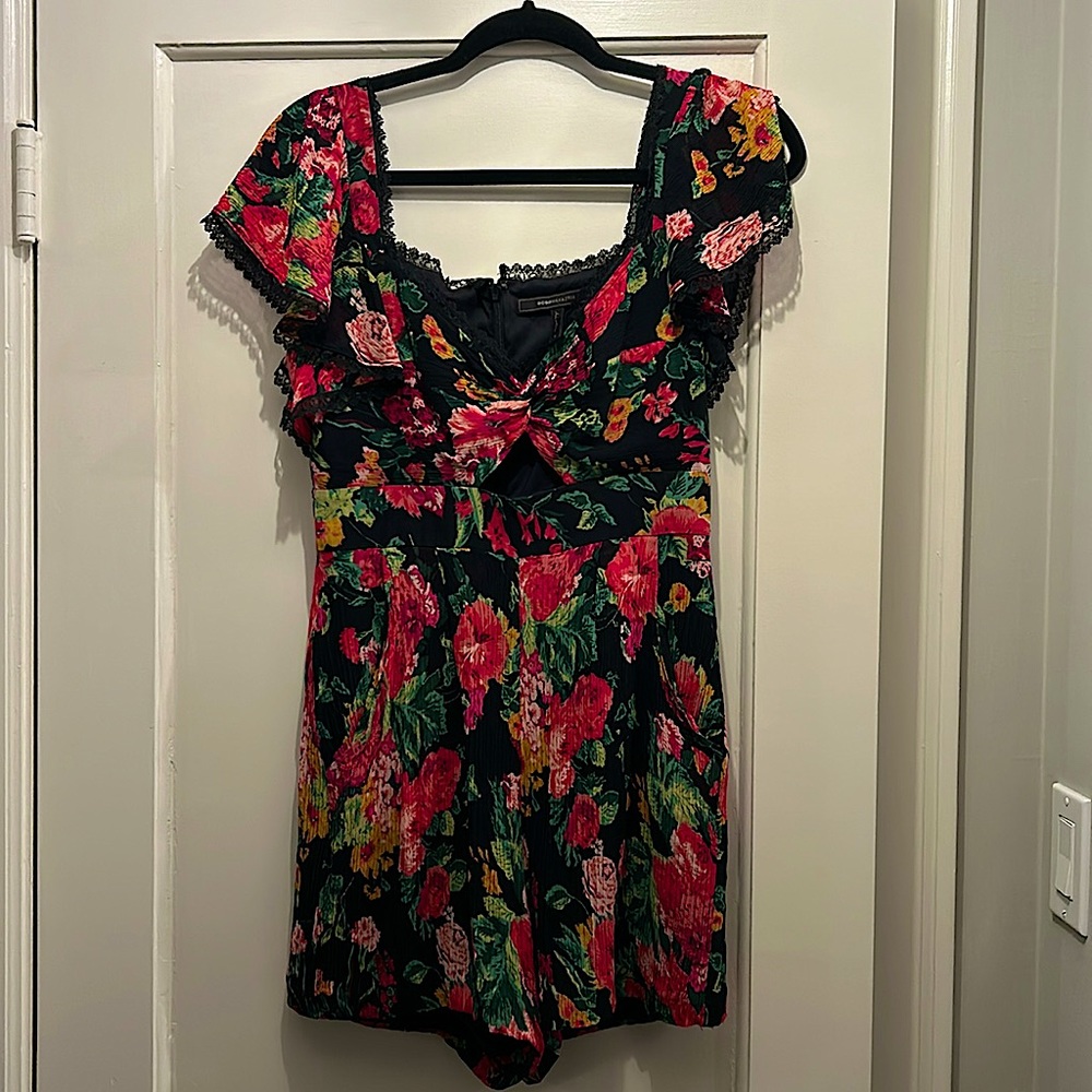 BCBG floral print lace detailing romper/ playsuit size small